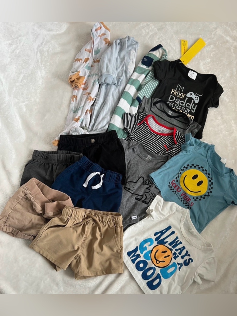 USED 14 piece lot/bundle of 6-9 month boy clothes (boy/unisex)